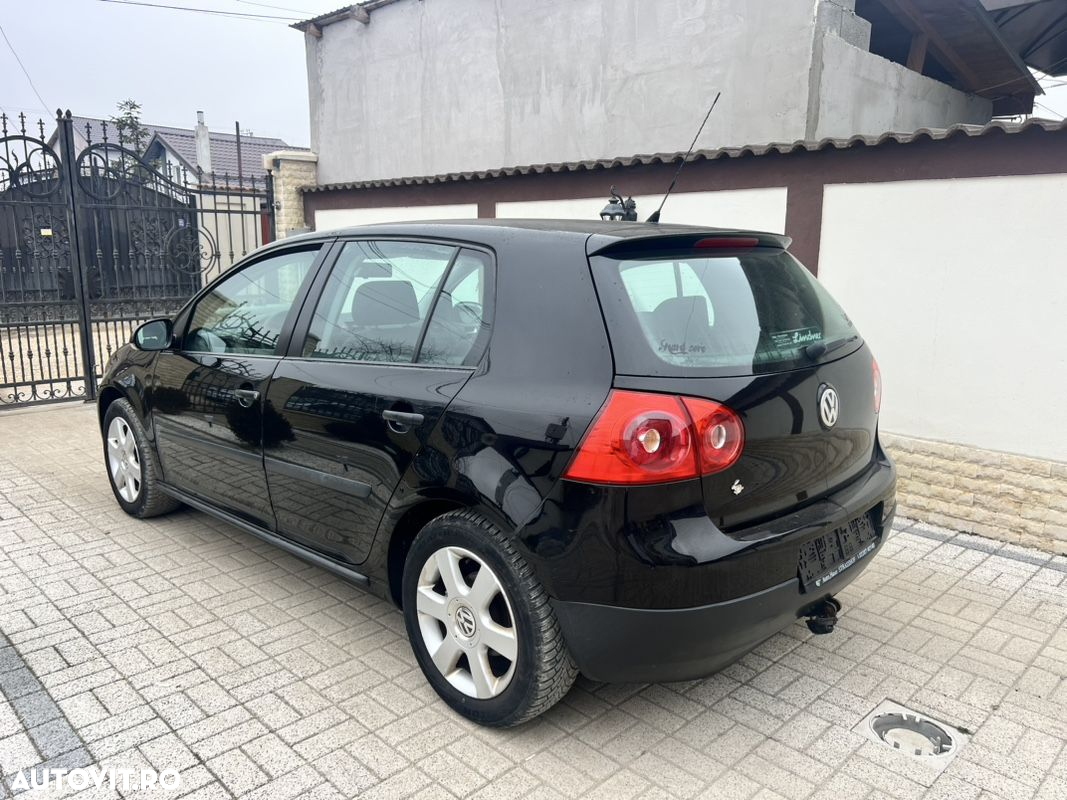 Volkswagen Golf - 4