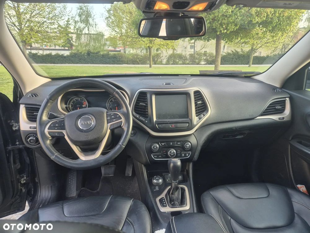 Jeep Cherokee - 14