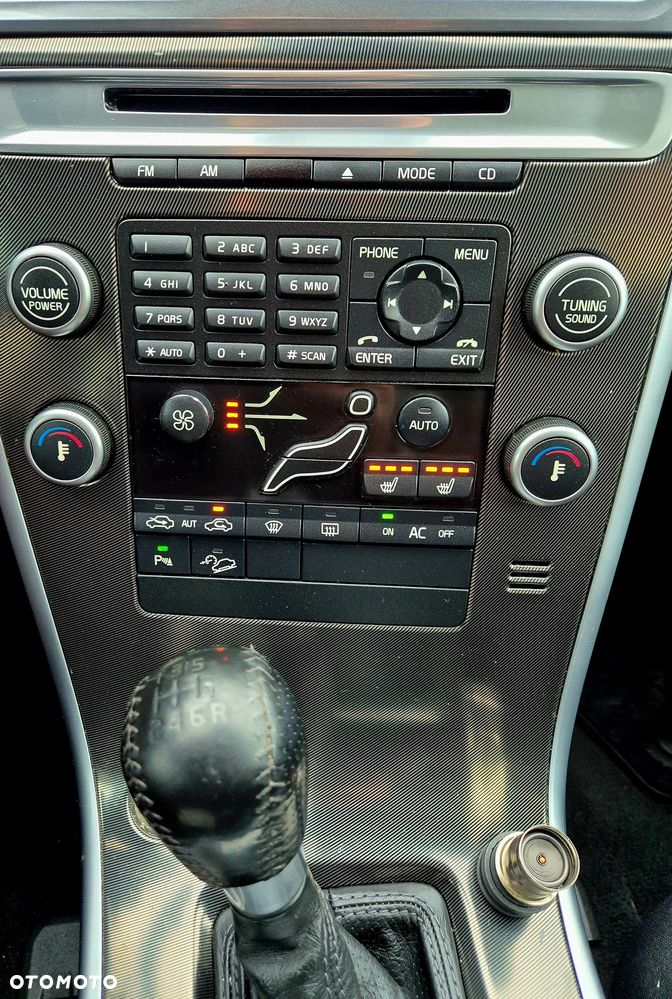 Volvo XC 60 D5 AWD RDesign - 19