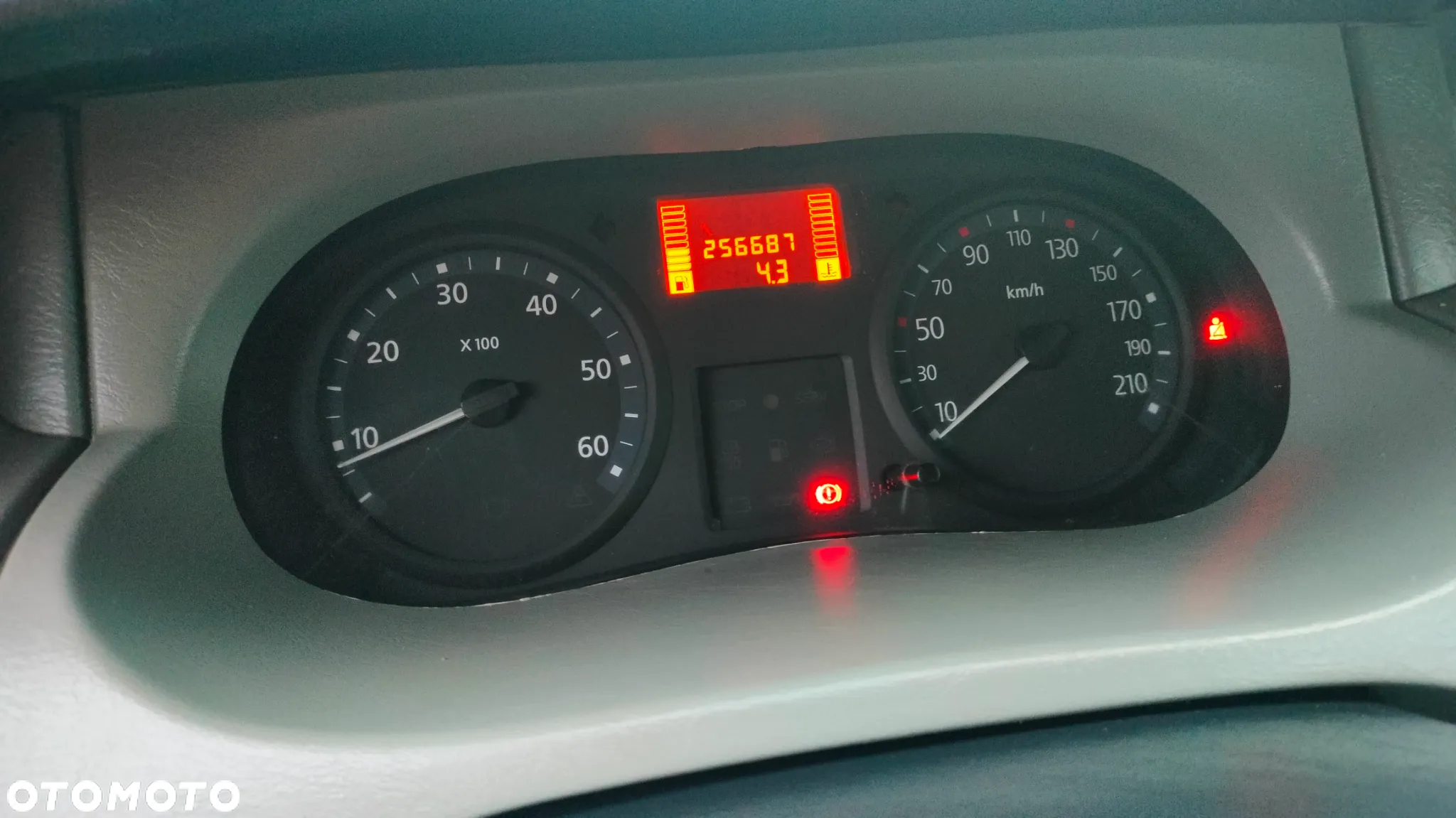 Renault TRAFIC - 13