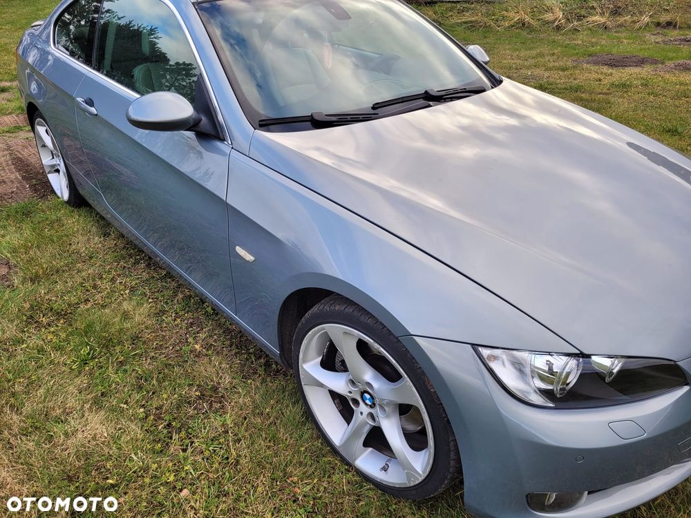 BMW Seria 3 325i Coupe - 13