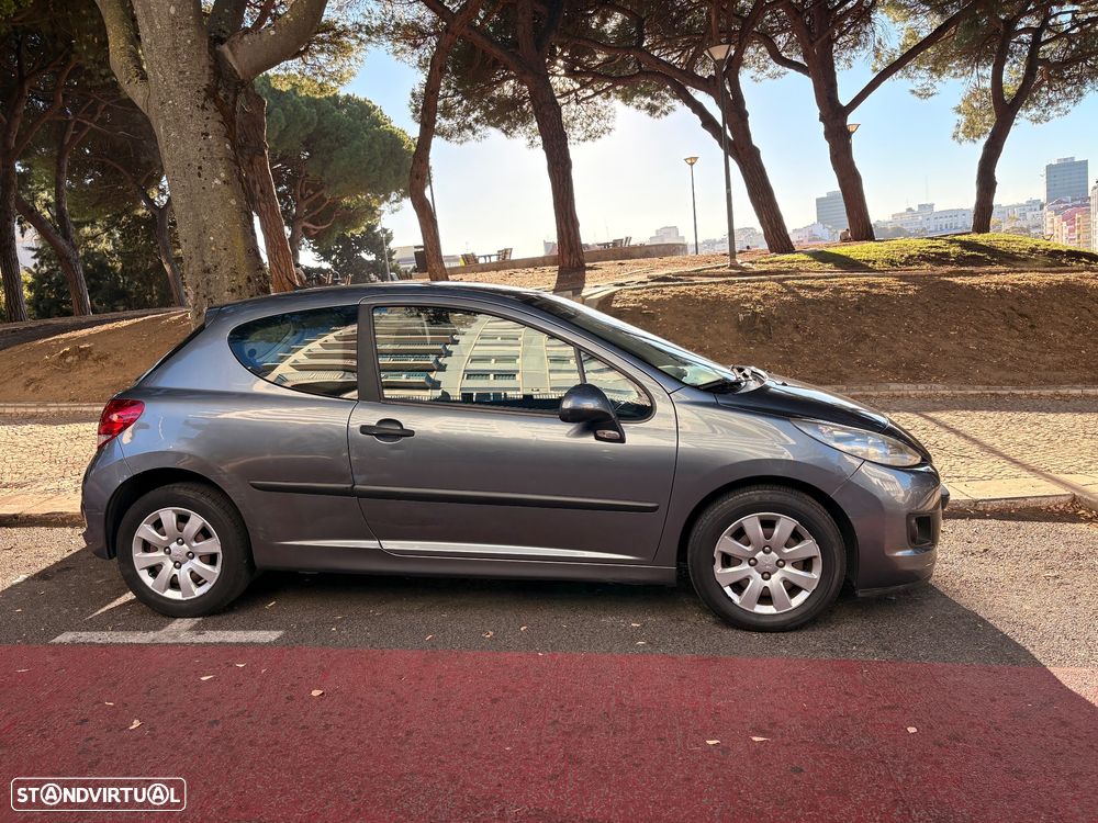 Peugeot 207 2009 photo 2