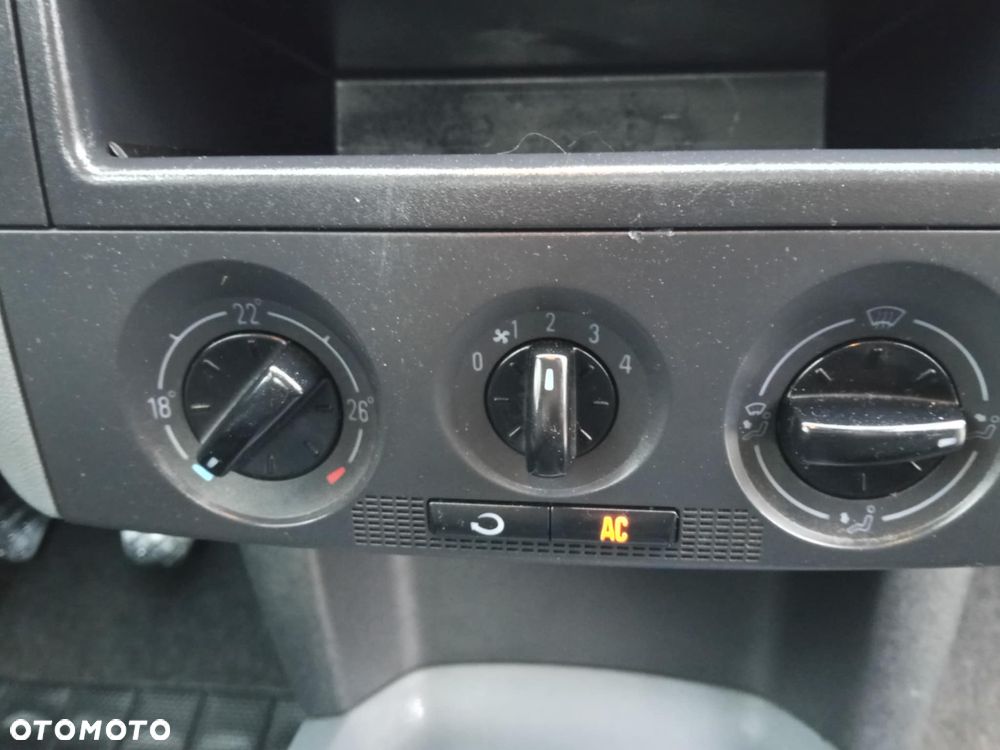 Skoda Fabia 1.2 HTP Cool Edition - 21