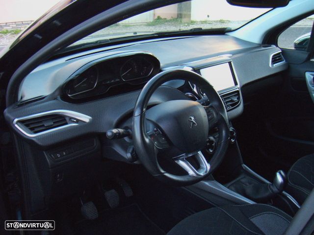 Peugeot 2008 1.2 PureTech Style - 14