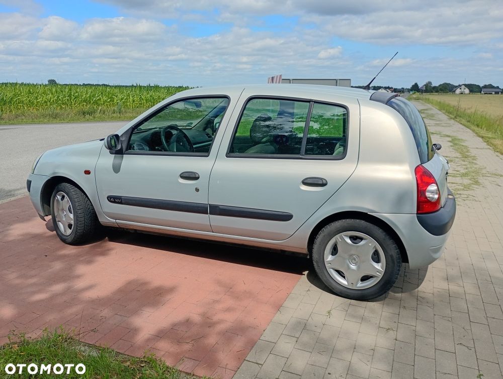 Renault Clio - 2