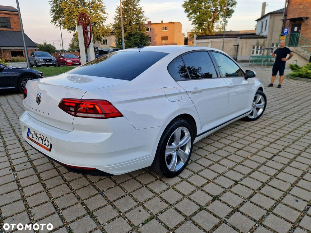 Volkswagen Passat - 10