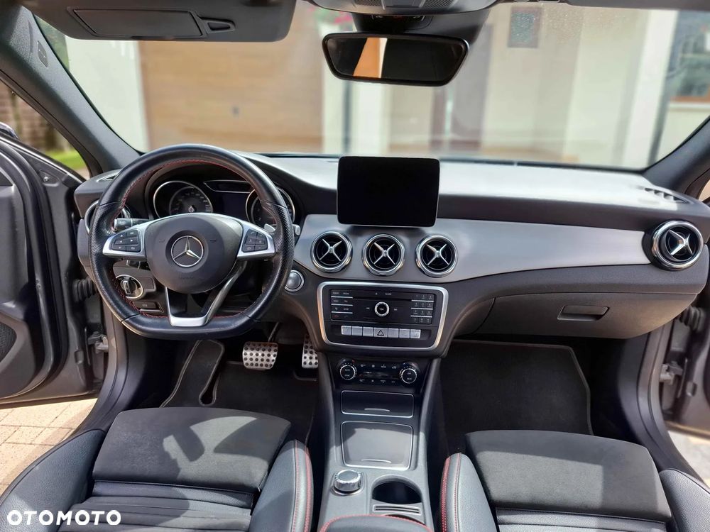 Mercedes-Benz GLA 200 7G-DCT AMG Line - 20