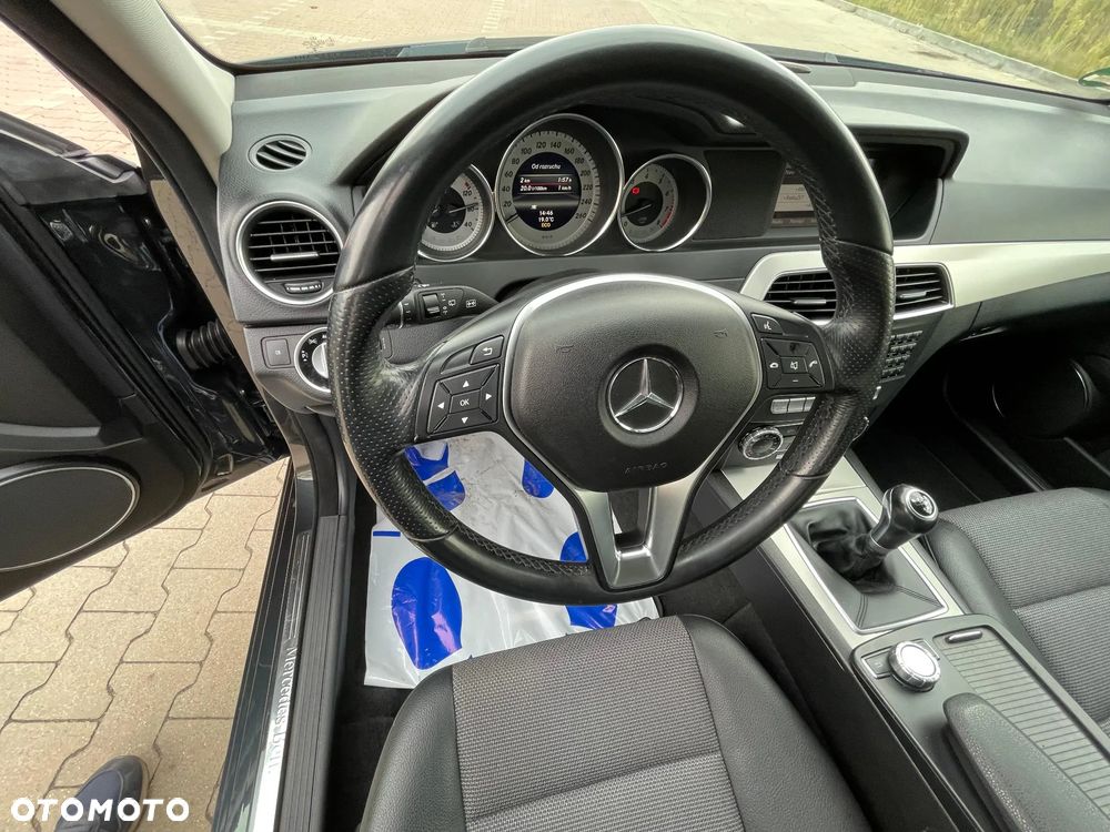Mercedes-Benz Klasa C 180 (BlueEFFICIENCY) Avantgarde - 16