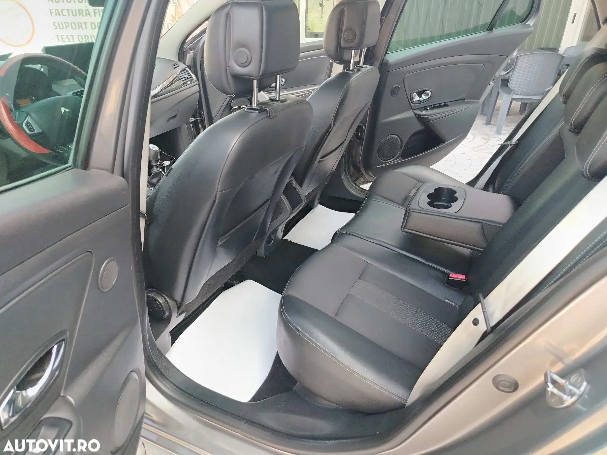 Renault Megane Grandtour TCe 130 Bose Edition - 27