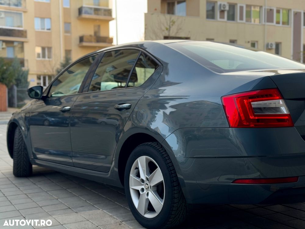 Skoda Octavia Combi Diesel 1.6 TDI Style - 5