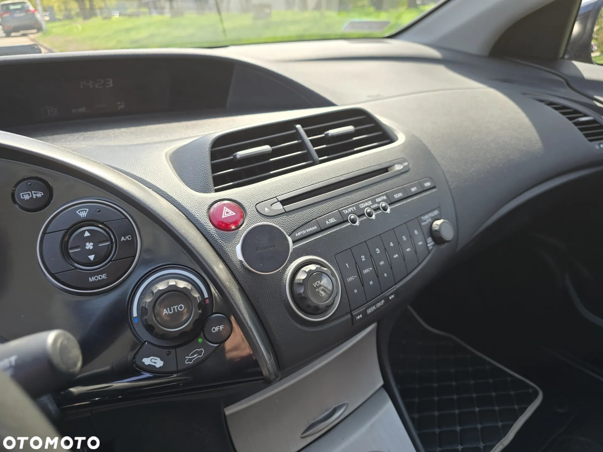 Honda Civic 1.8i-VTEC Comfort - 11