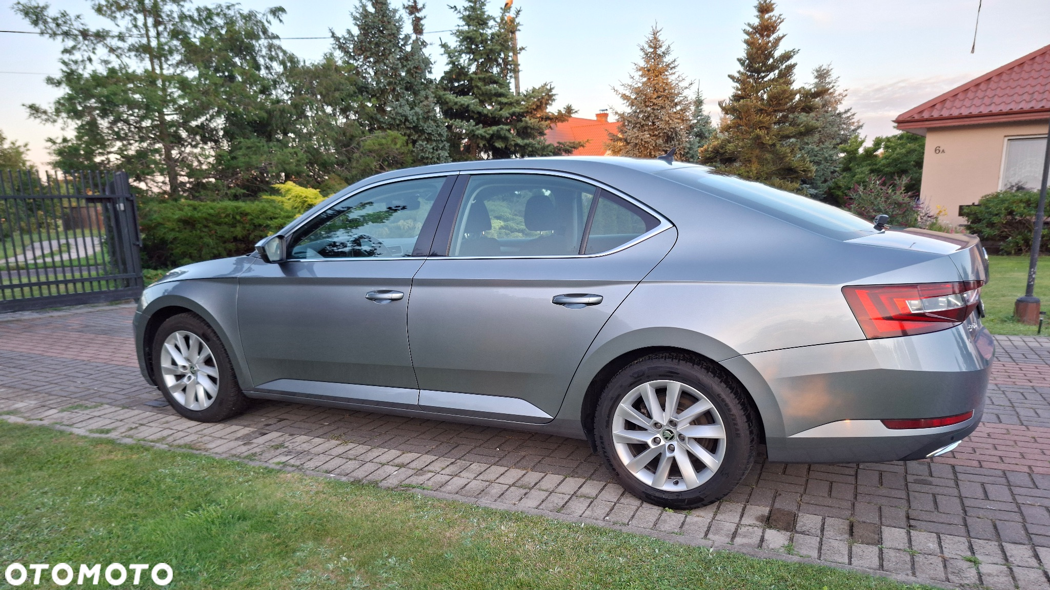 Skoda Superb 2.0 TDI Style DSG - 10