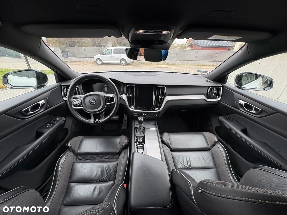 Volvo V60 T4 R-Design - 12