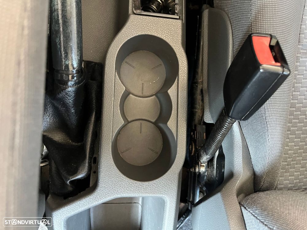 Ford Focus C-Max 1.6 TDCi Ambiente - 23