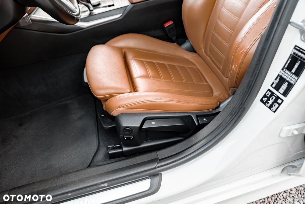 BMW Seria 3 330d xDrive M Sport - 19