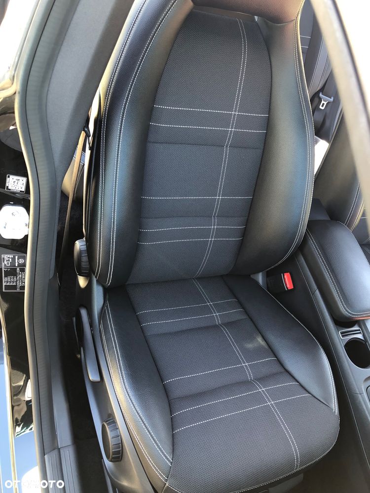 Mercedes-Benz CLA 180 7G-DCT UrbanStyle Edition - 21