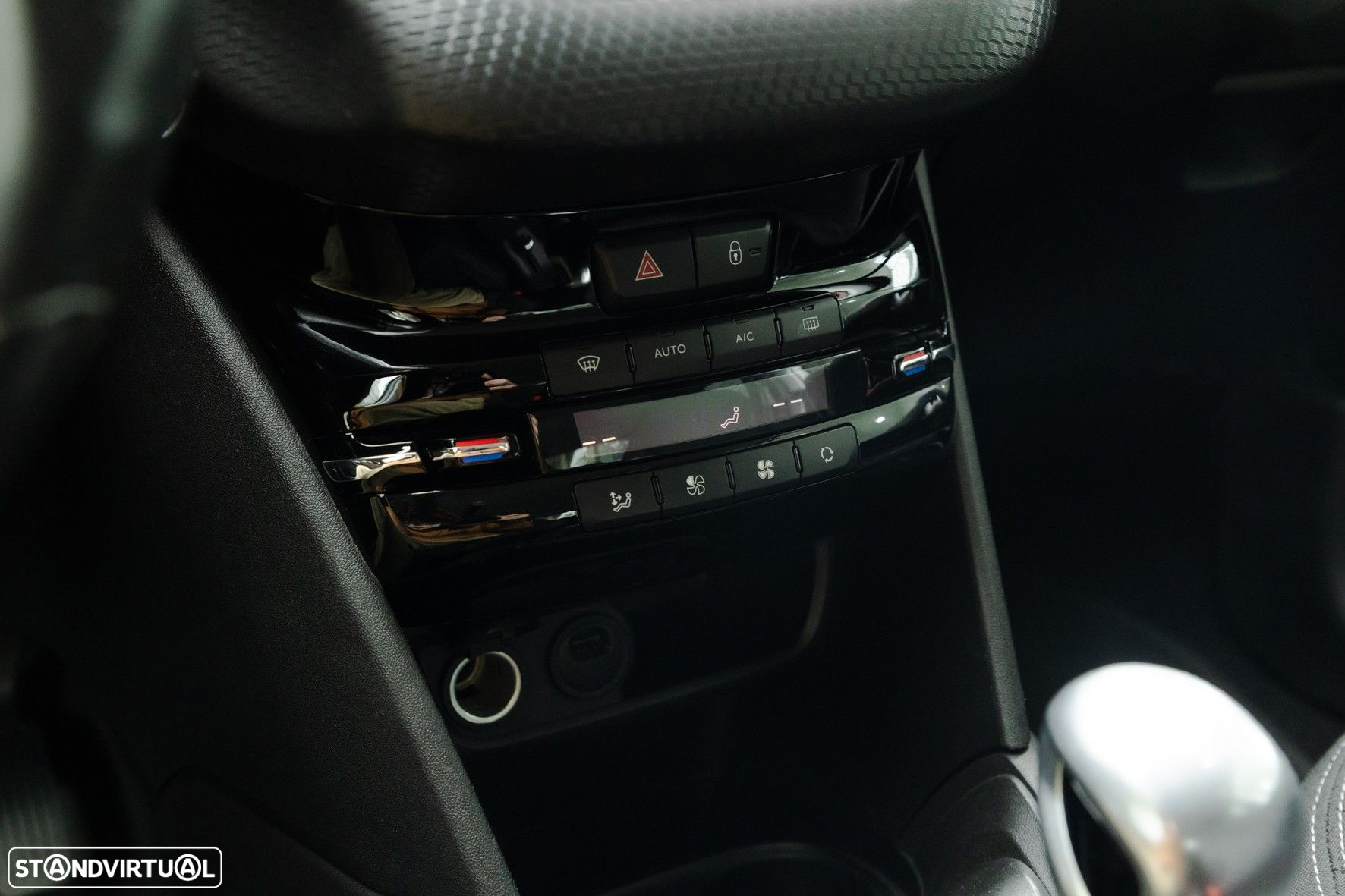 Peugeot 208 1.2 PureTech Allure - 18