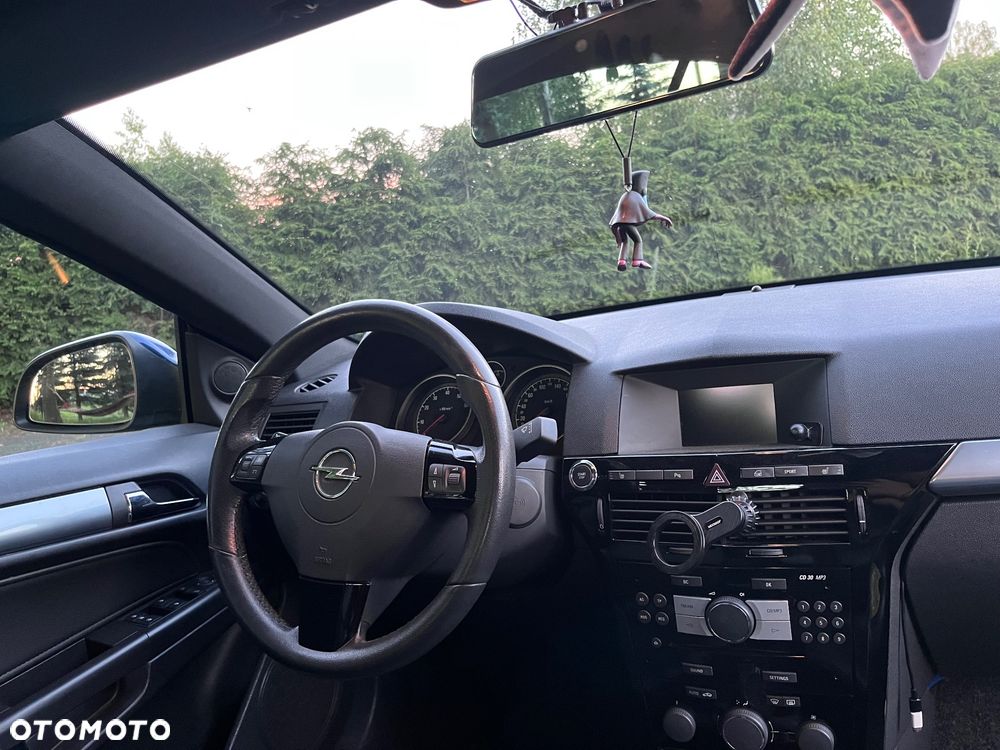 Opel Astra 1.6 T Cosmo - 8