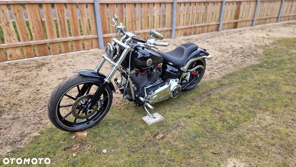 Harley-Davidson Softail Breakout - 8