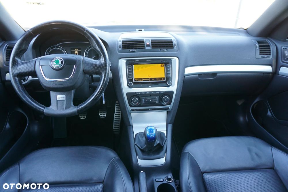 Skoda Octavia 2.0 TSI RS - 14
