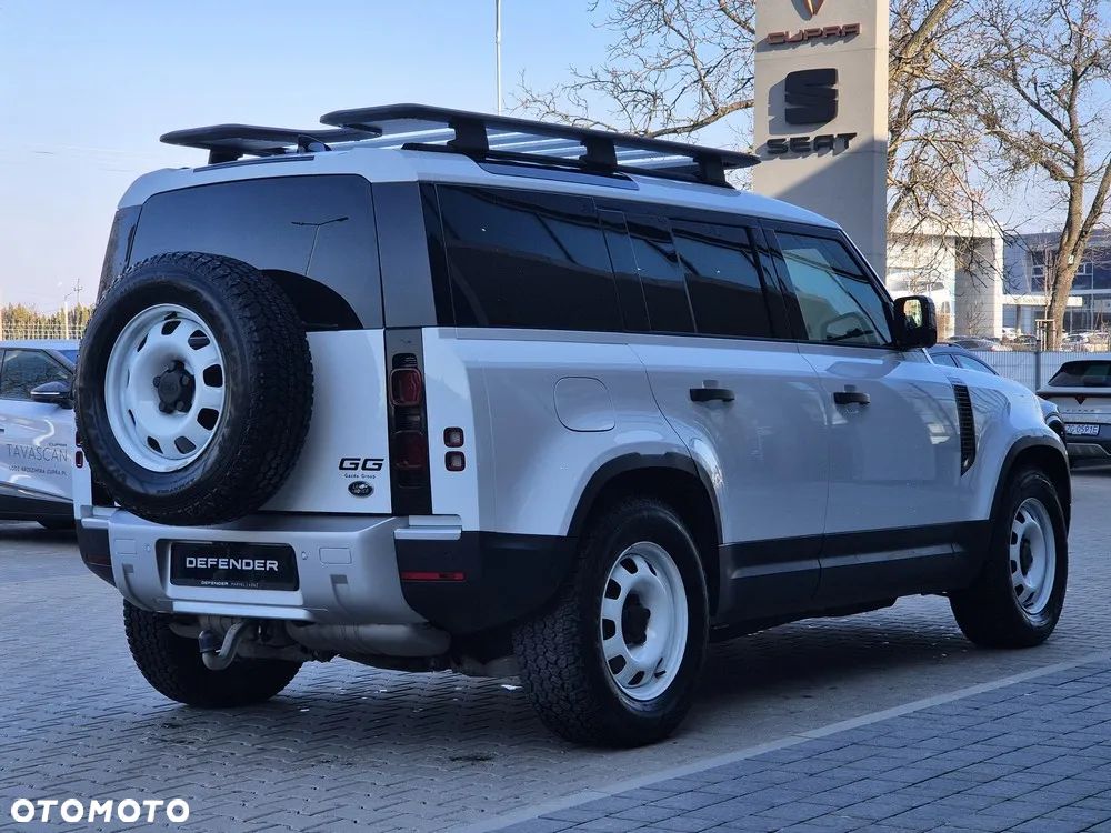Land Rover Defender - 8