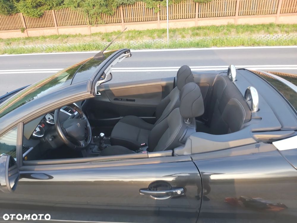 Peugeot 207 CC - 13