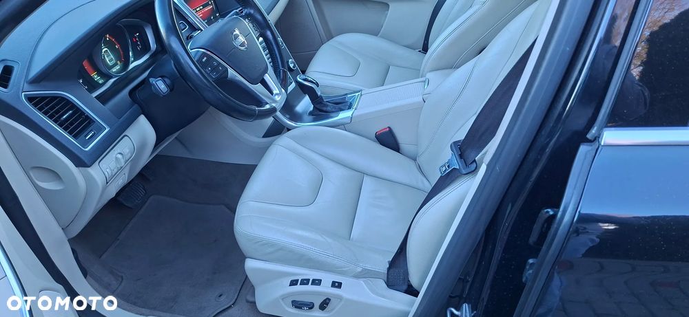 Volvo XC 60 D5 AWD Summum - 8
