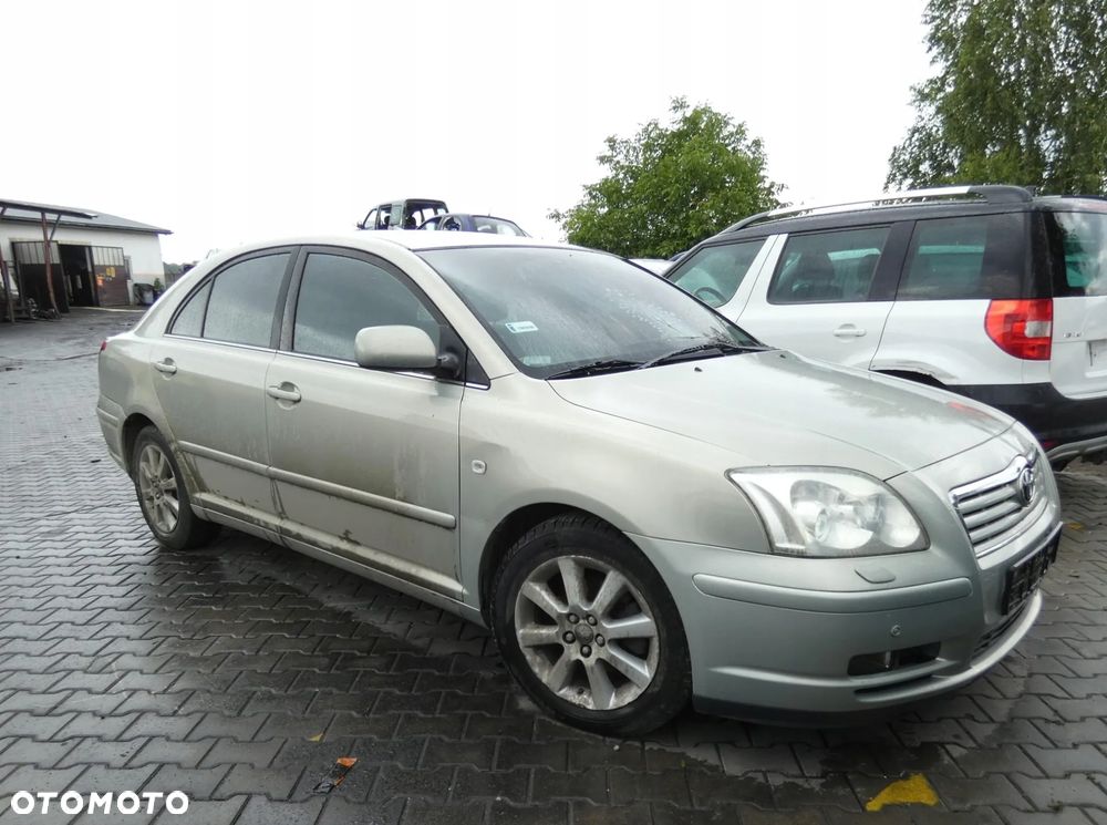 TOYOTA AVENSIS T25 *SAMOCHÓD NA CZĘŚCI*6T1 ( Light Olive Pearl Metallic ) / MASKA, LAMPA, DRZWI,ABS,PRZEKŁADNIA, KLAPA, BELKA, DESKA, FOTELE, KANAPA, ĆWIARTKA KIEROWNICA, TARCZE,ZAWIESZENIE, KOMPLETNY TYŁ, LICZNIK, ZEGARY, PRAWE LEWE PRZÓD TYŁ