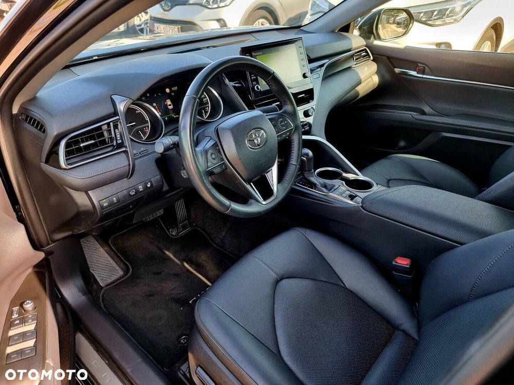 Toyota Camry 2.5 Hybrid Executive CVT - 9