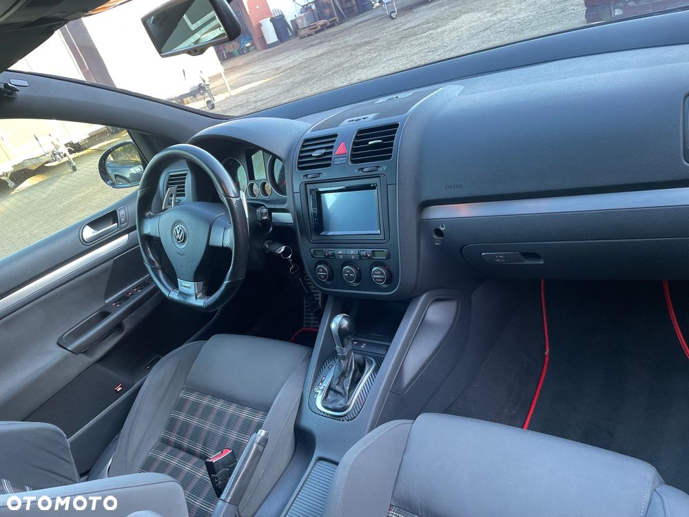 Volkswagen Golf - 23