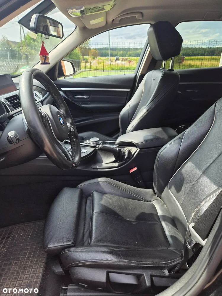 BMW Seria 3 320d Luxury Line - 9