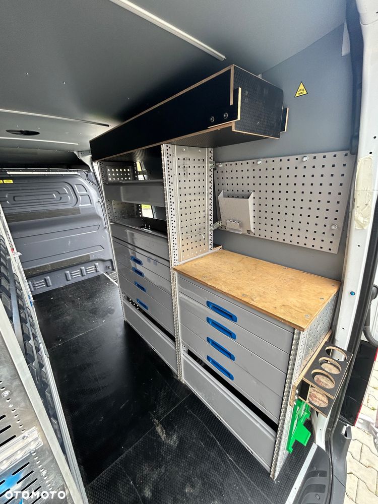 Mercedes-Benz Sprinter - 16