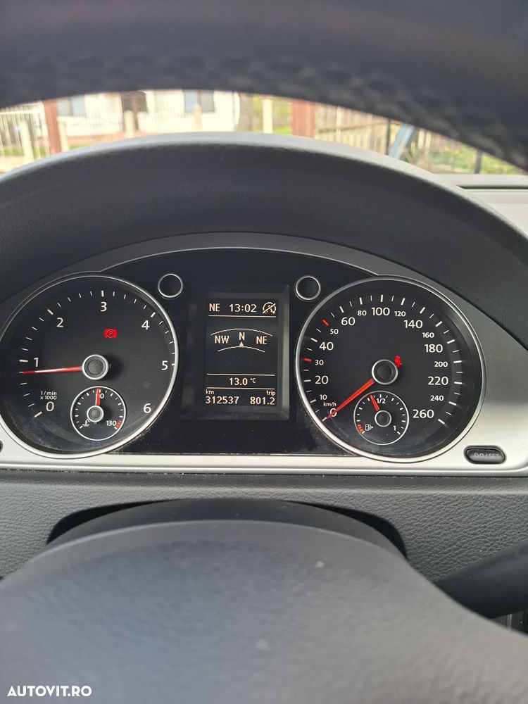 Volkswagen Passat 2.0 TDI DPF Comfortline - 8