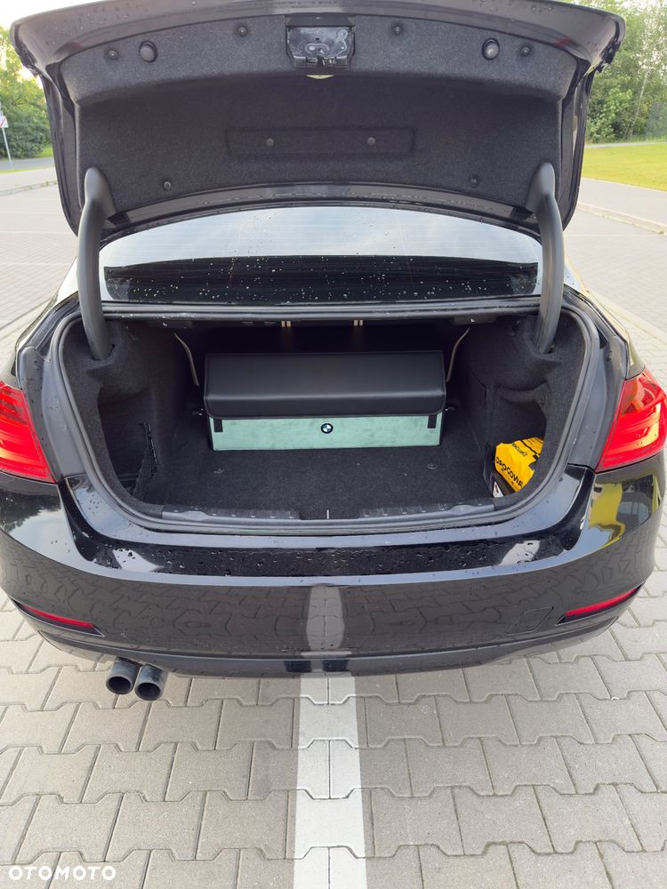 BMW Seria 3 328i xDrive Sport-Aut - 12