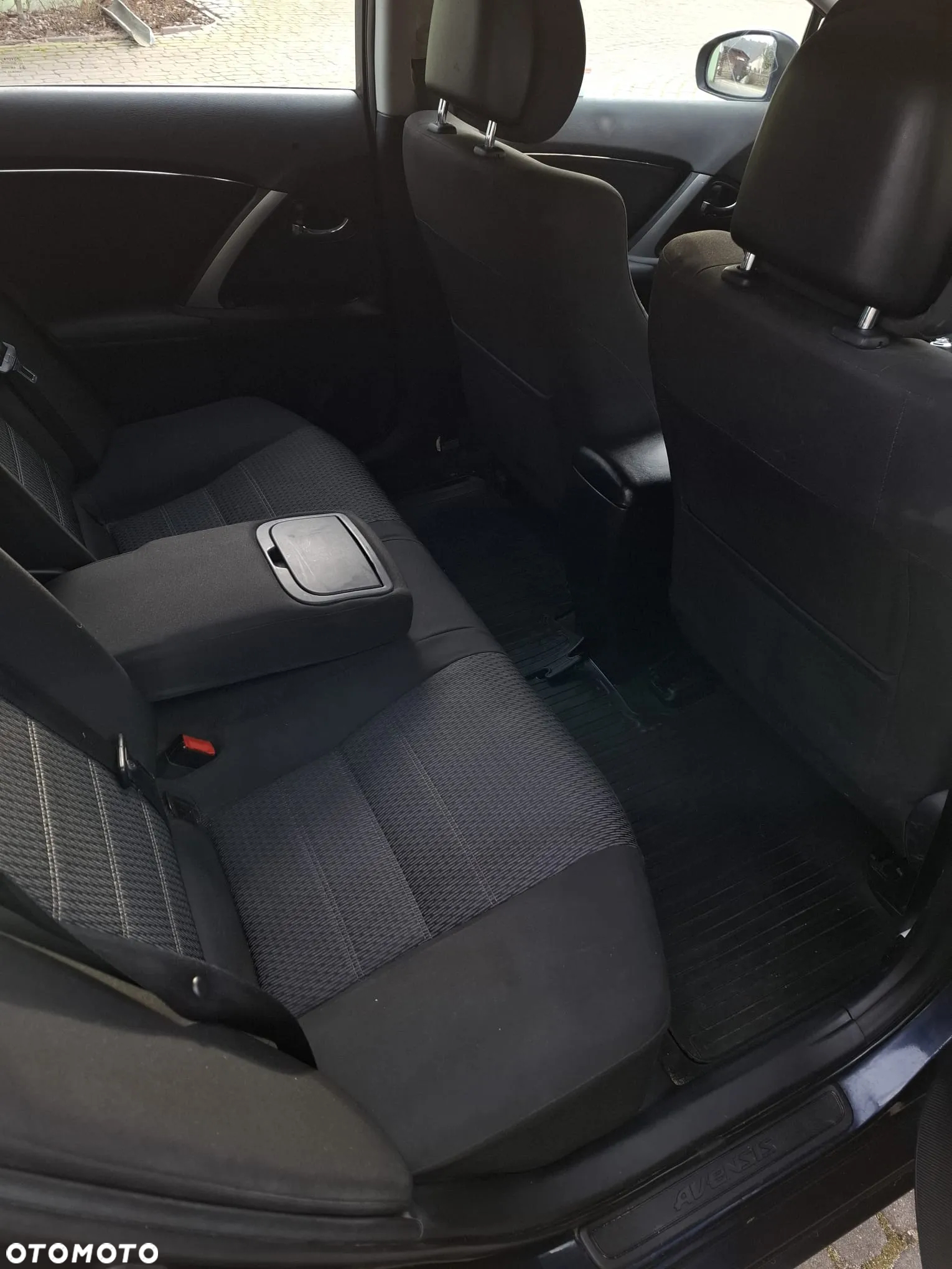 Toyota Avensis 2.0 D-4D Sol - 11