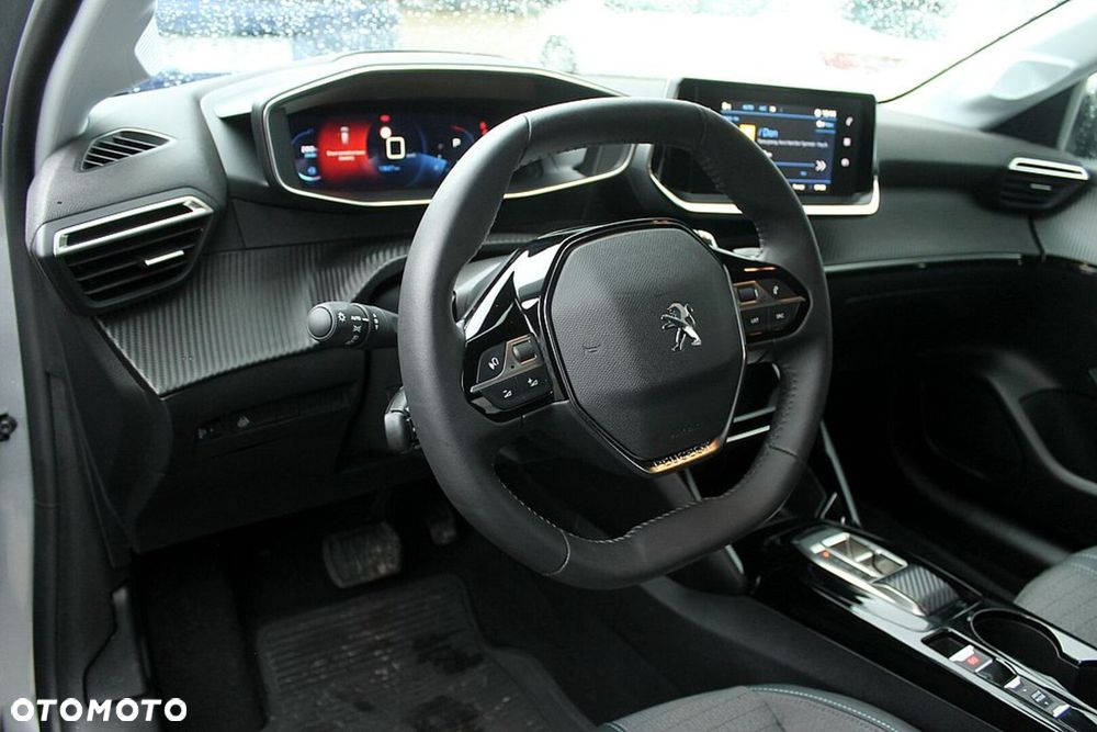 Peugeot 208 - 5