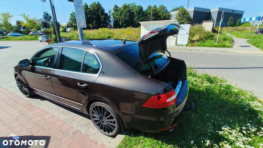 Skoda Superb 2.0 TSI Elegance DSG - 29