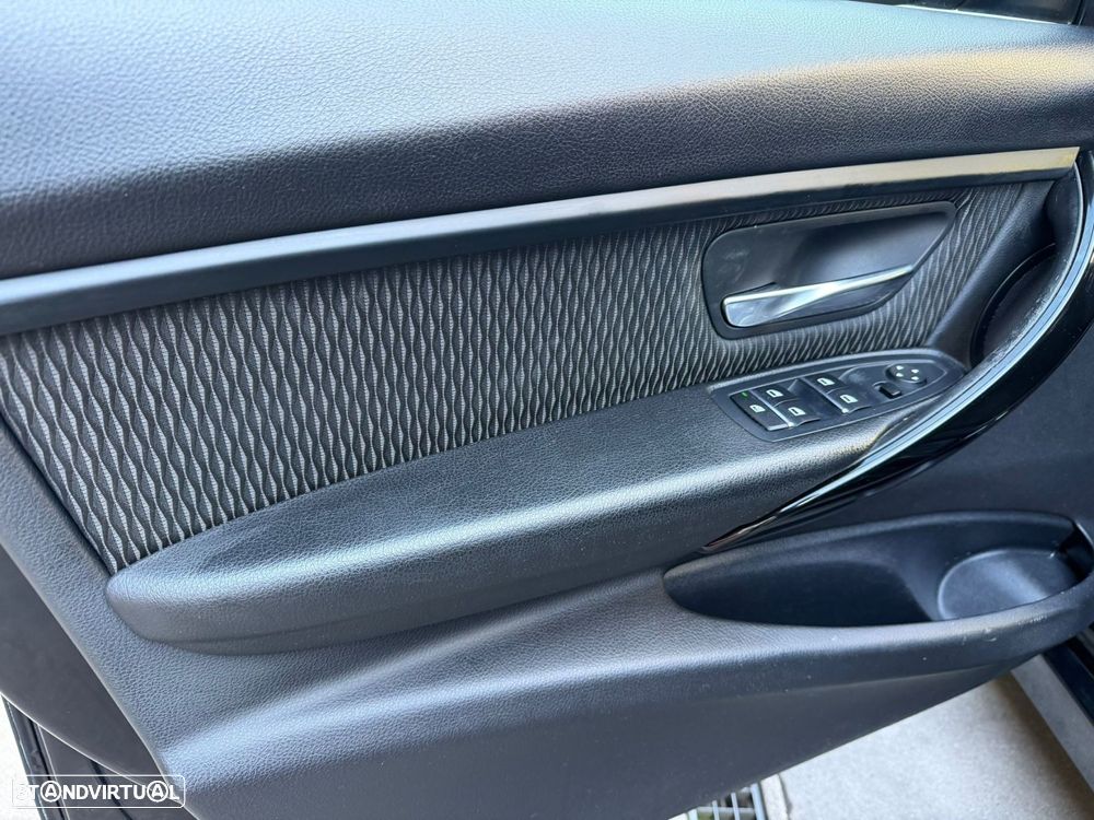 BMW 320 d Aut. Sport Line - 27