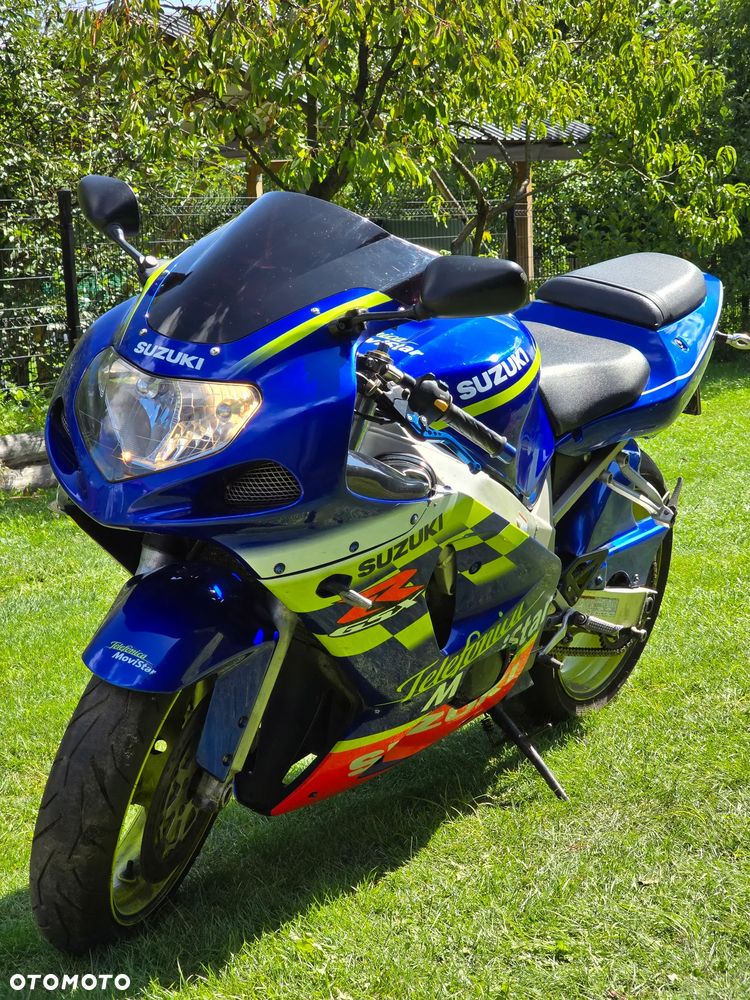 Suzuki GSX-R - 1