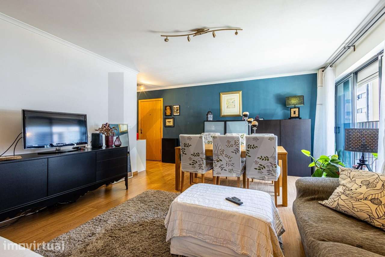 Apartamento T2 com Luz Natural, Arrecadação e 2 Lugares de Garagem – A - Grande imagem: 4/57