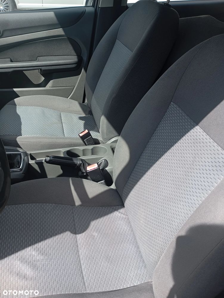 Ford Focus 1.6 Ambiente - 8