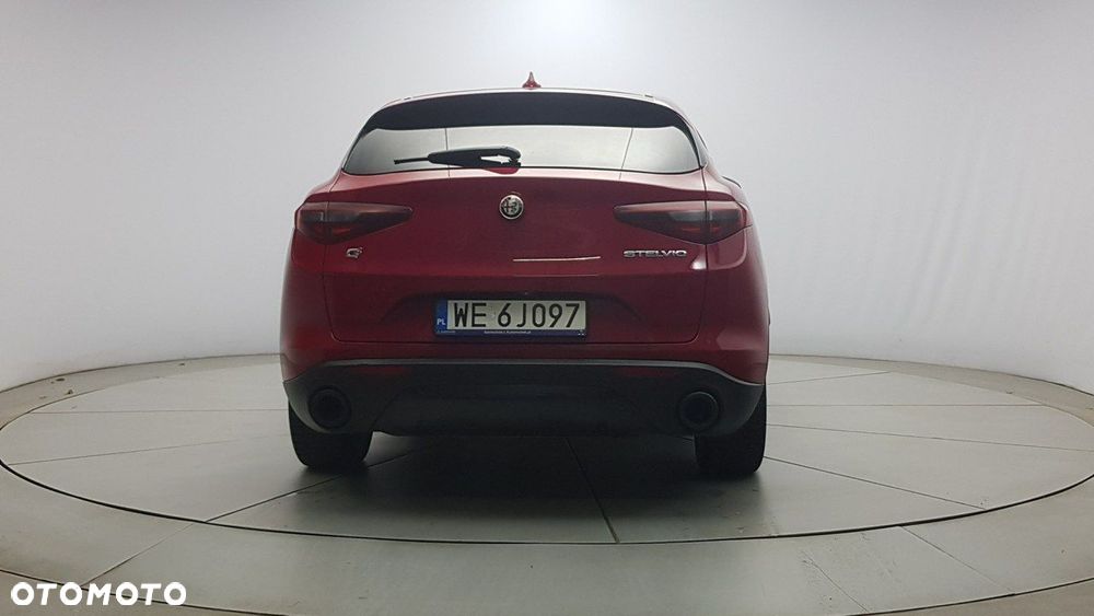 Alfa Romeo Stelvio - 6