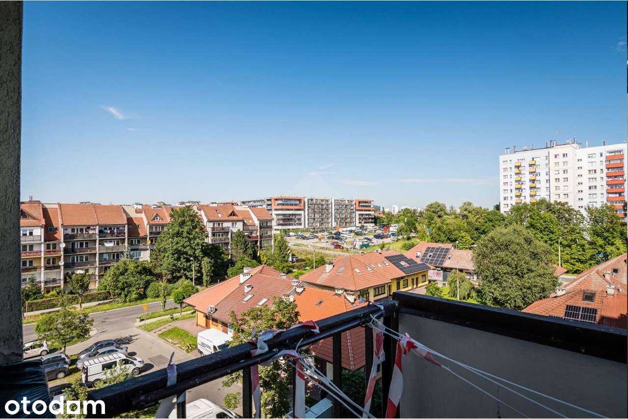 Przestronne dwupokojowe mieszkanie z widokiem na panoramę Kurdwanowa