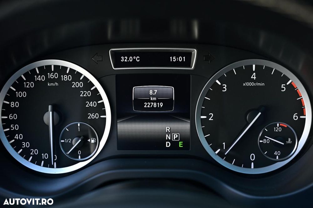 Infiniti Q30 2.2d DCT AWD City Black Edition - 25