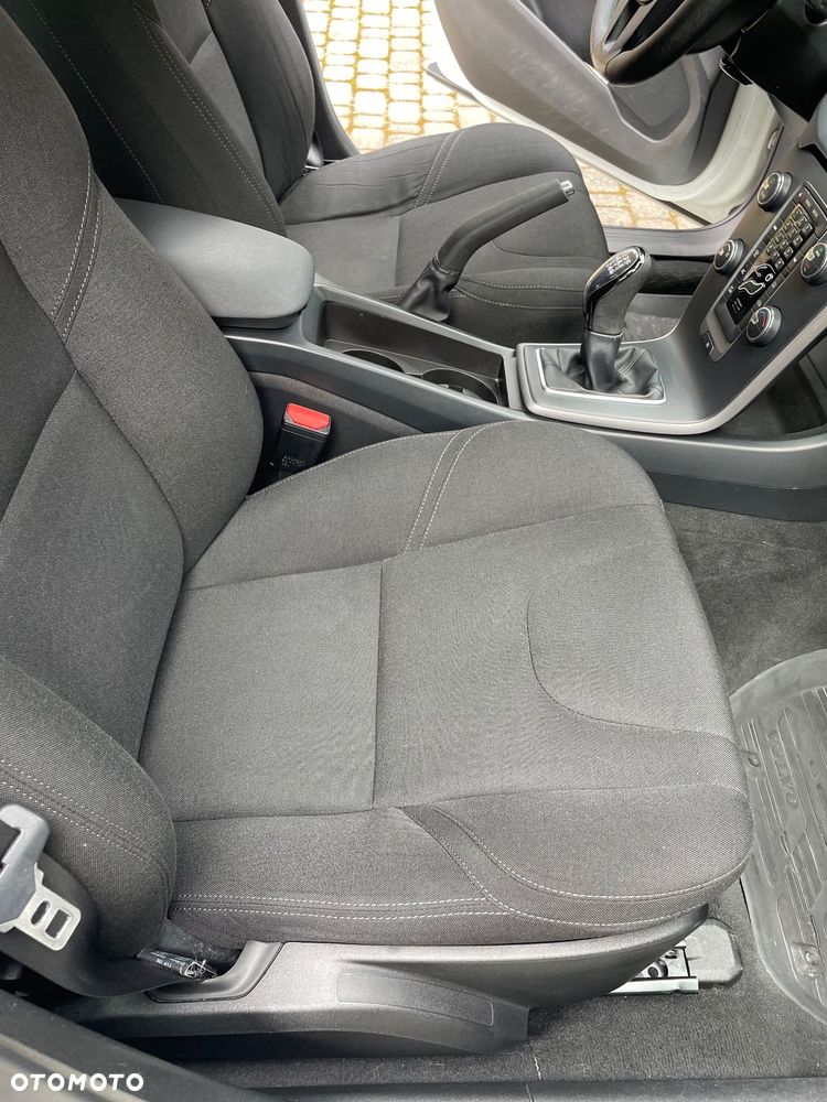 Volvo V40 T2 Base - 7