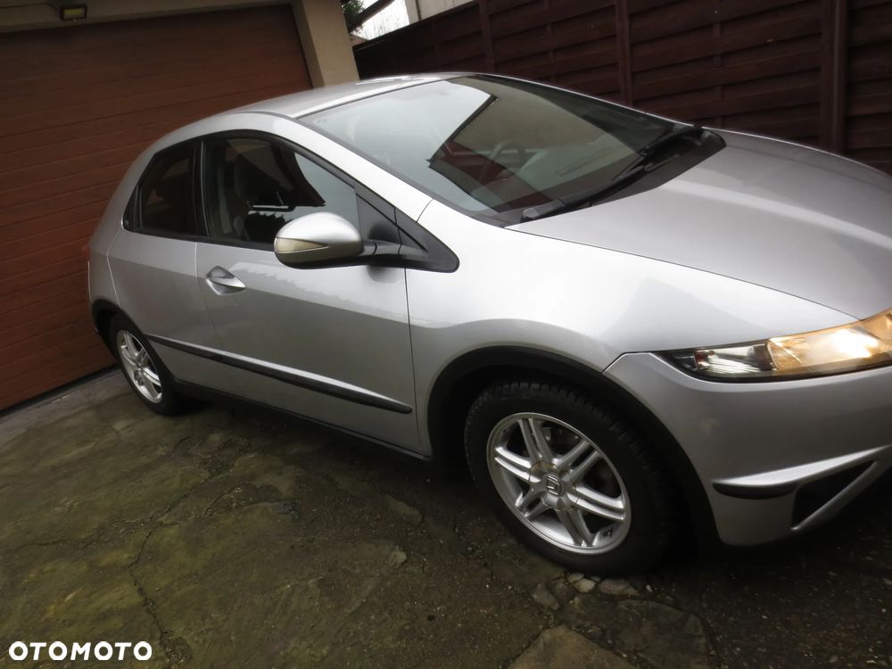 Honda Civic 1.8 Comfort - 21