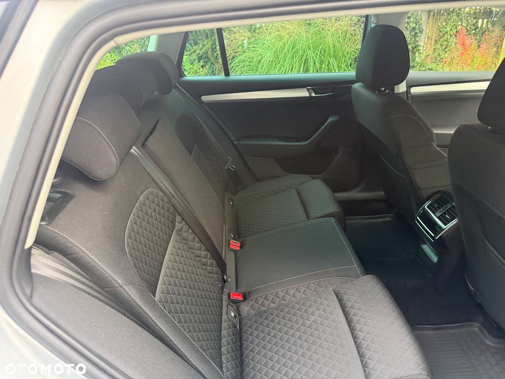 Skoda Superb 1.5 TSI Ambition DSG - 26
