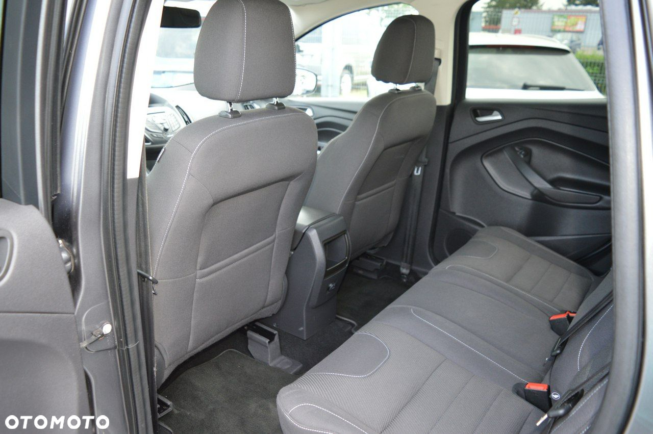 Ford Kuga - 33