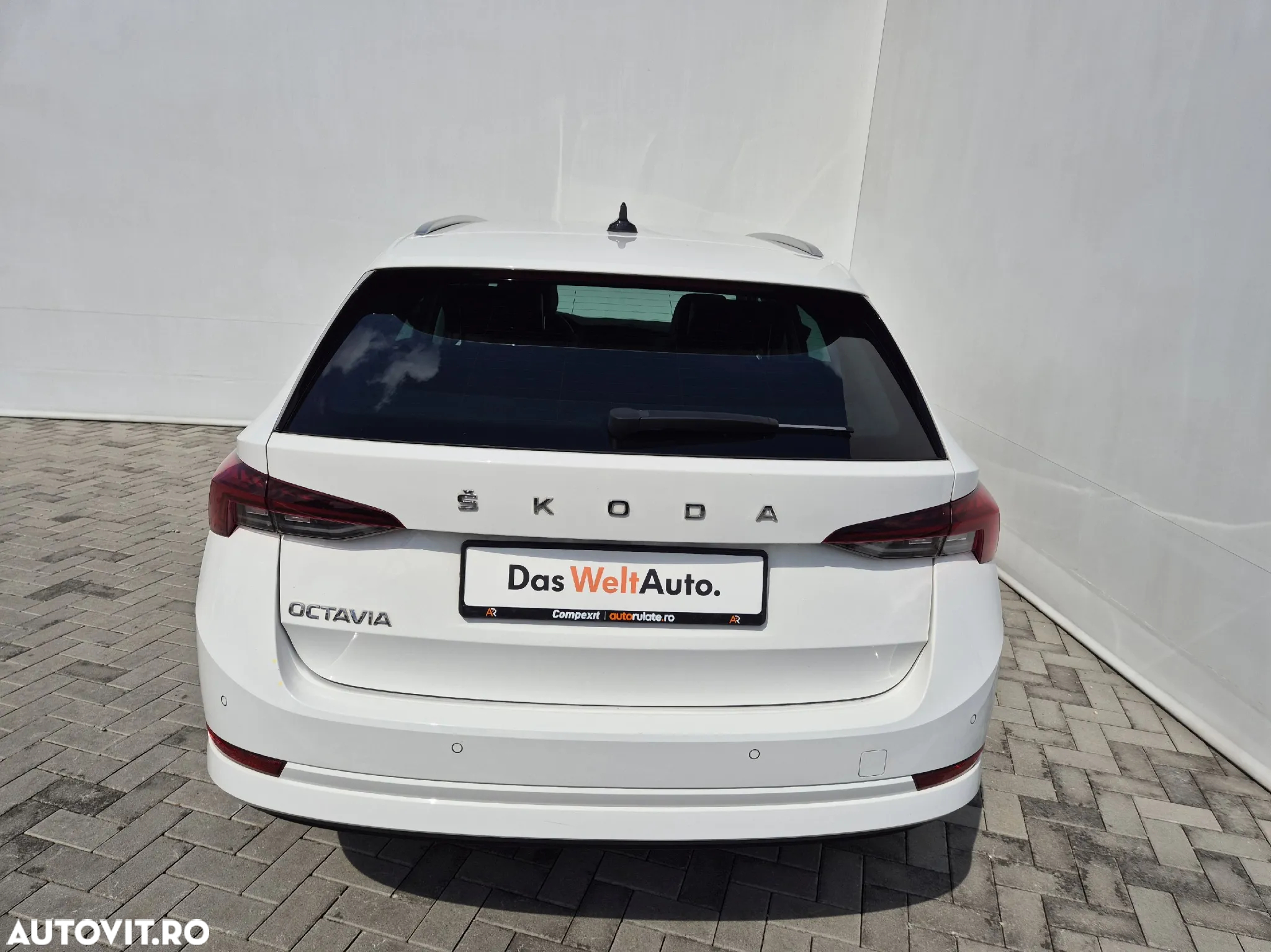 Skoda Octavia Combi 2.0 TDI DSG Style - 4