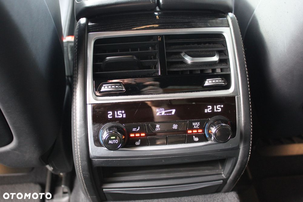 BMW Seria 7 730d xDrive - 33